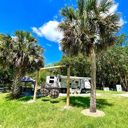Lake Front Rv Experience Close To Port Canaveral And Kennedy Space Center Ξενοδοχείο Titusville Εξωτερικό φωτογραφία