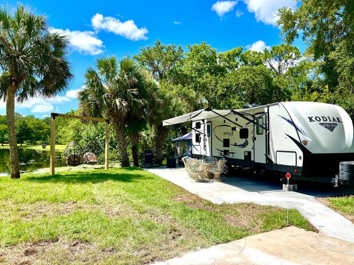 Lake Front Rv Experience Close To Port Canaveral And Kennedy Space Center Ξενοδοχείο Titusville Εξωτερικό φωτογραφία
